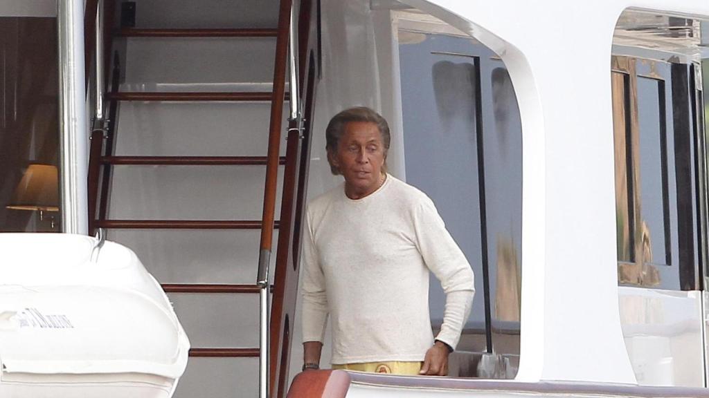 El diseñador, a bordo de un yate.