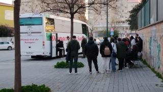 Una de las unidades móviles de donación de sangre en Málaga este lunes por la tarde.