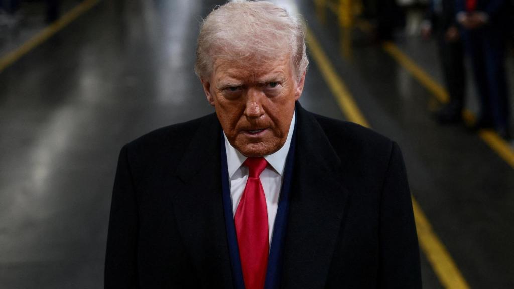 Donald Trump durante la visita un centro de producción de Ford en Dearborn, Míchigan.