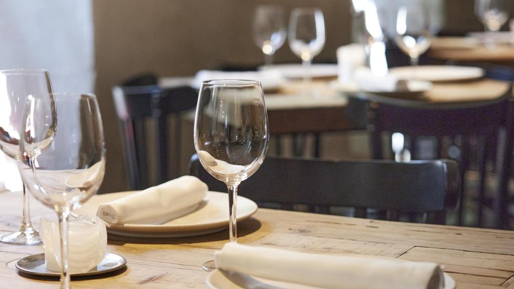 Una mesa de Fismuler.