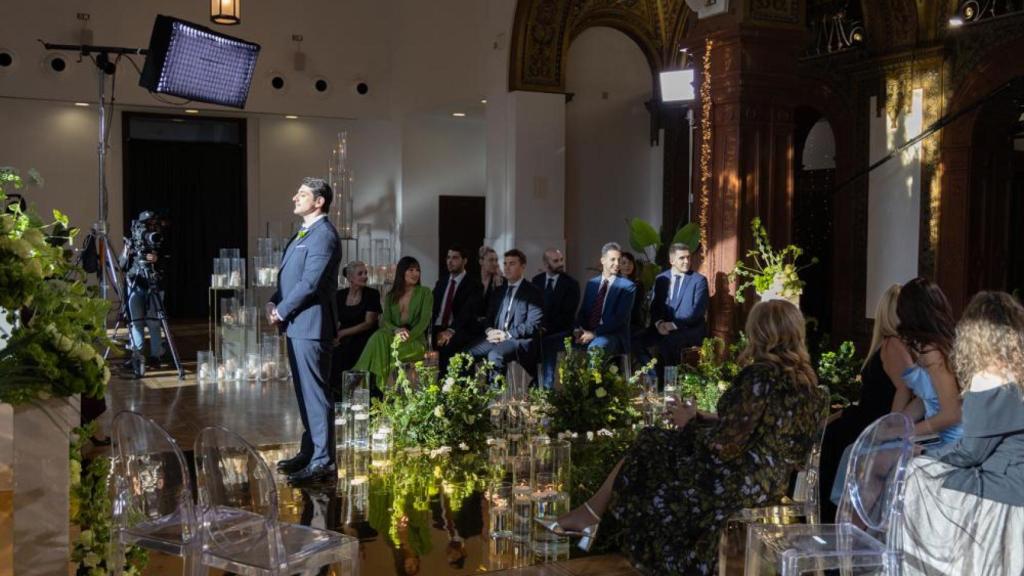 Marc, de 33 años, espera a su novia en el altar en 'Casados a primera vista'.