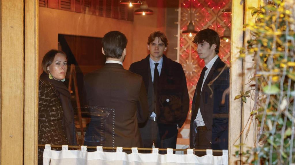 Miguel y Pablo Urdangarin en la cena familiar en Atenas previa al funeral de Irene de Grecia.