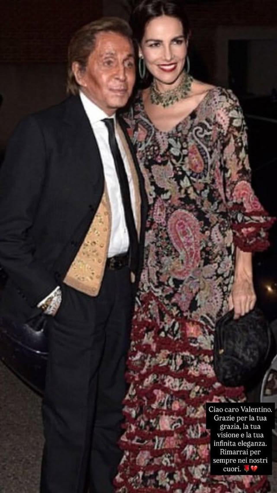 Adriana Abascal ha compartido una fotografía junto a Valentino tras conocer la noticia de su muerte.