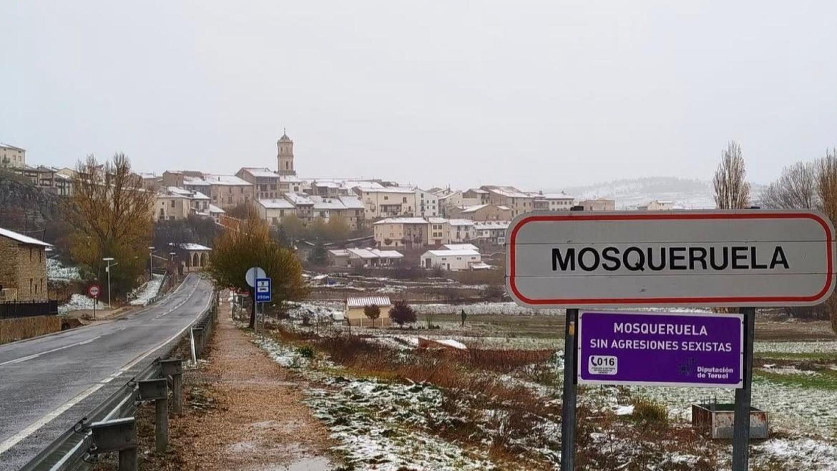 Mosqueruela, cubierta de nieve, en una foto de archivo