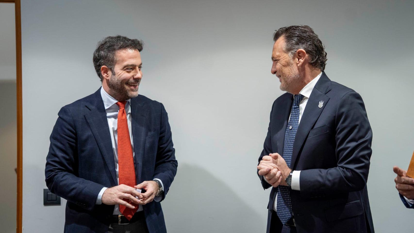 Juan Pontvianne, CEO de Plásticos Durex (a la izquierda), y Mauricio Kuri, gobernador de Querétaro (a la derecha).