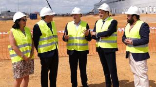 Visita en junio al terreno en el que se ubicará el nuevo centro logístico de Dia en León.