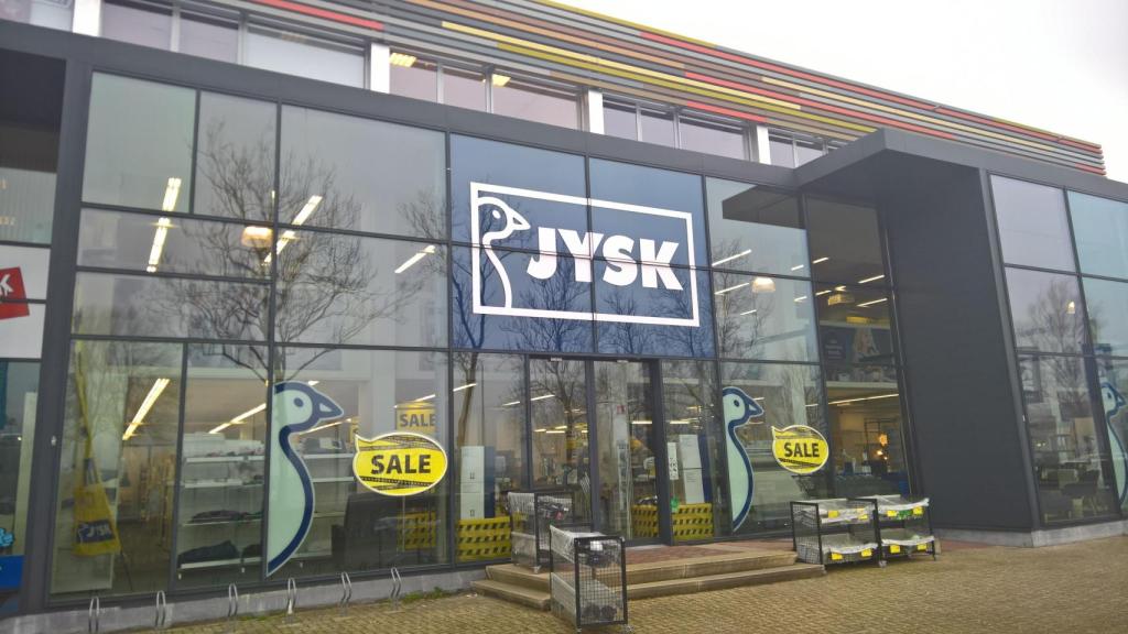 Fachada Jysk.