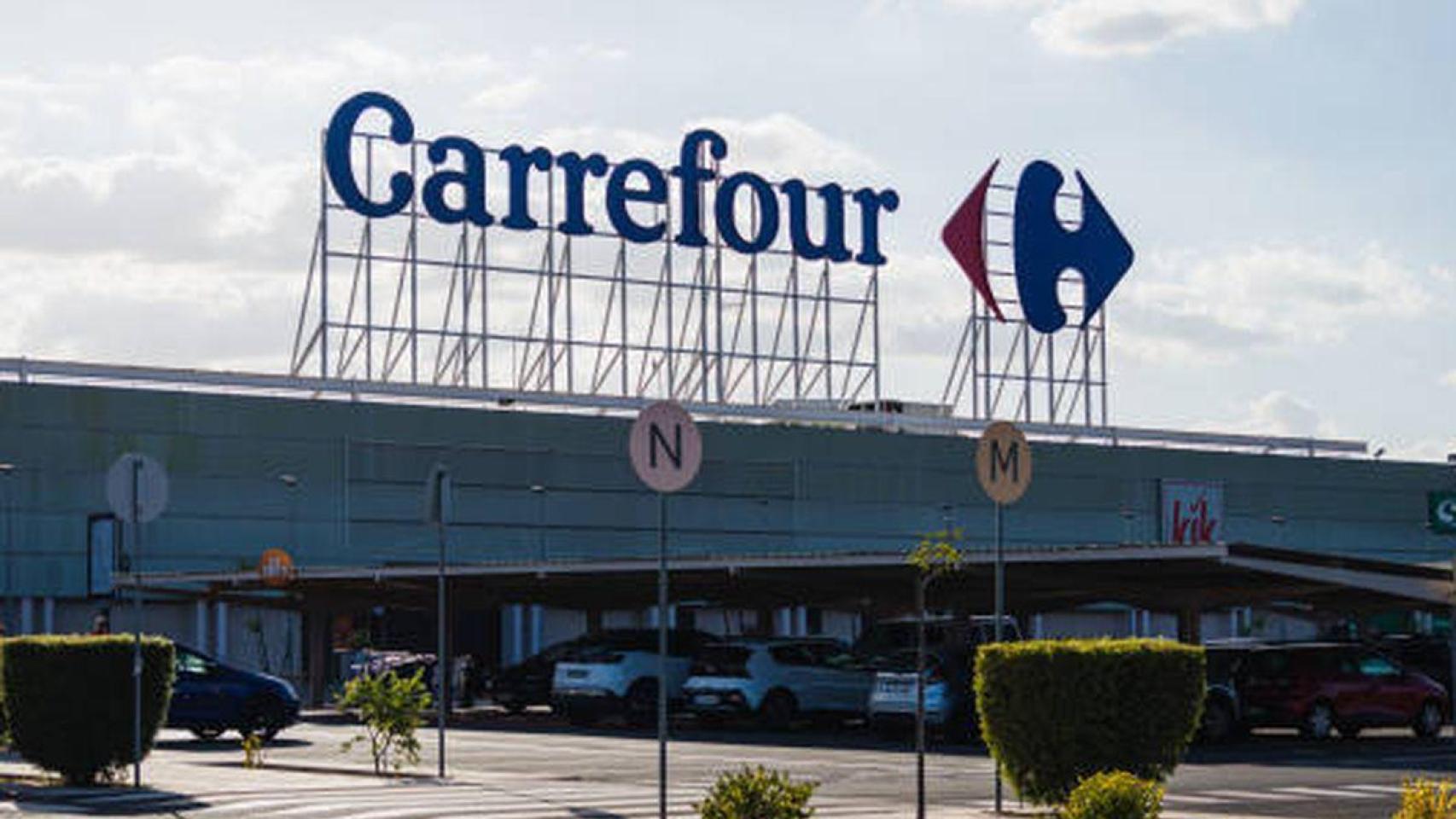 Fachada Carrefour.