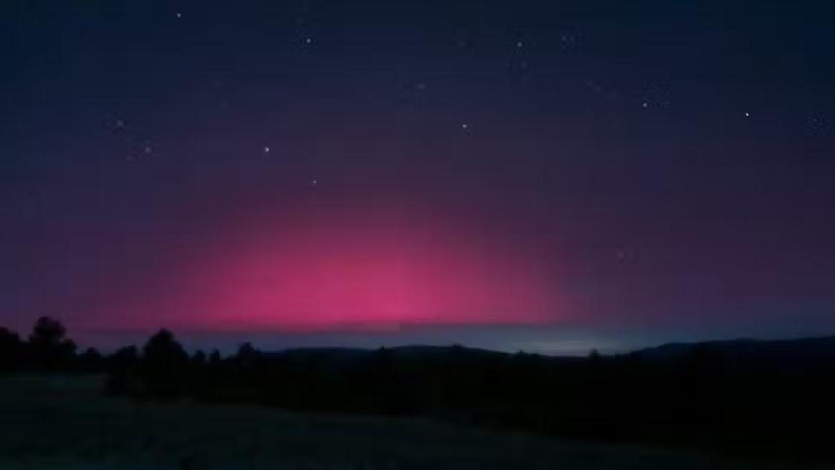 Aurora captada la pasada noche desde Aras de Alpuente, Valencia. Joan Manuel Bullón i Lahuerta.