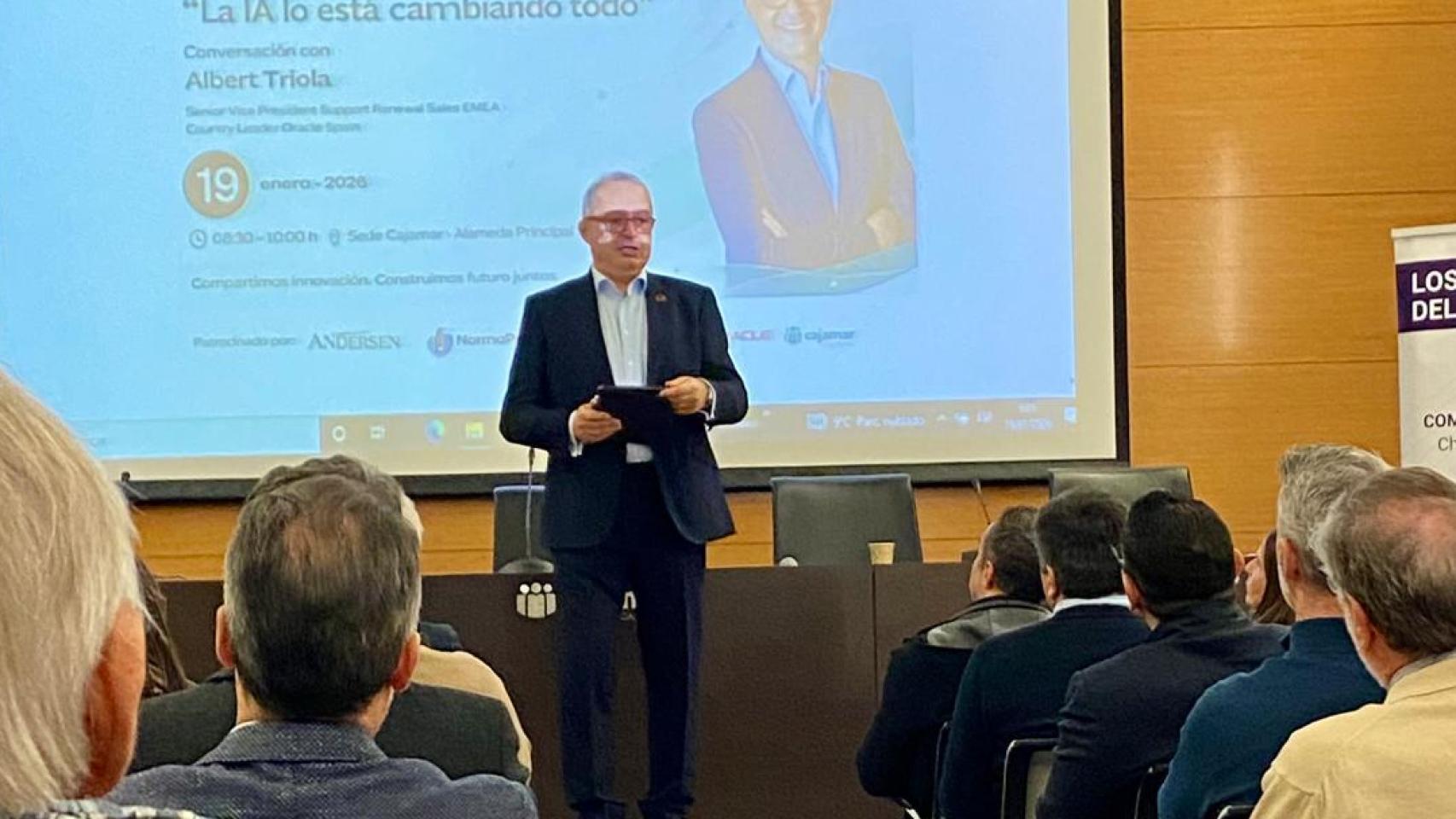 Albert Triola en su conferencia en Málaga.