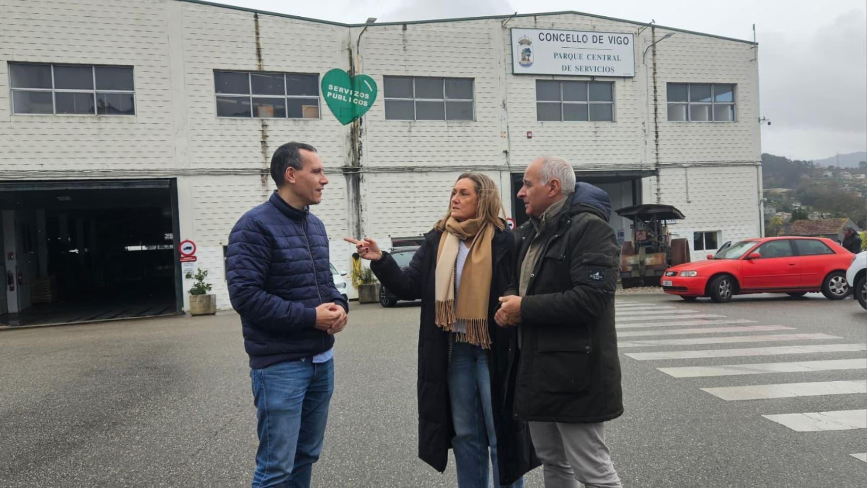 La presidenta del PP de Vigo, Luisa Sánchez, en el Parque Central de Santa Cristina