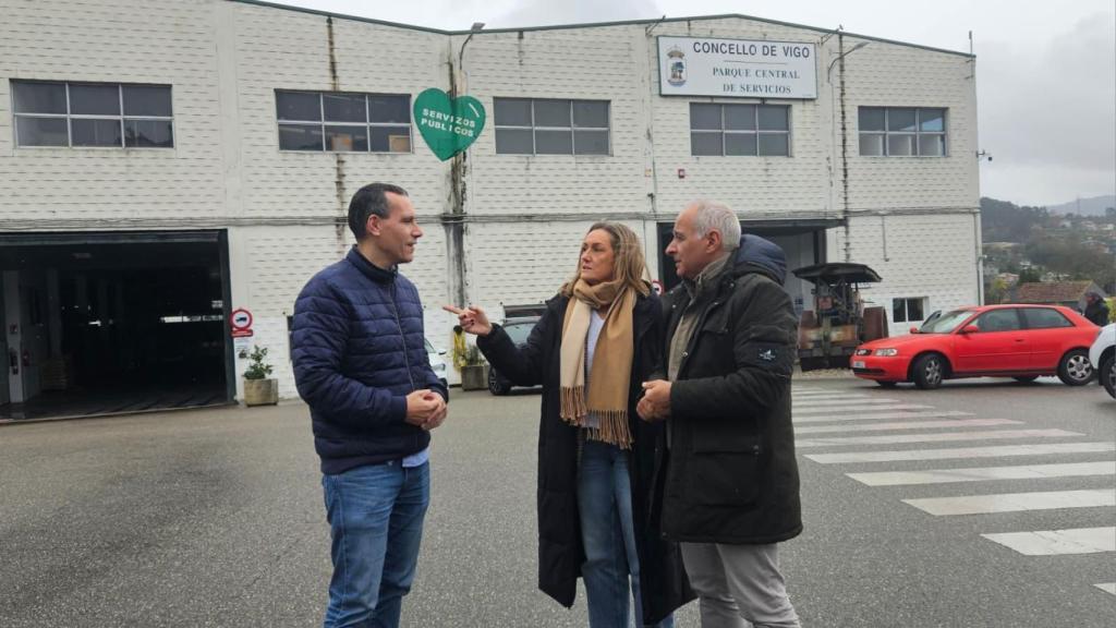 La presidenta del PP de Vigo, Luisa Sánchez, en el Parque Central de Santa Cristina
