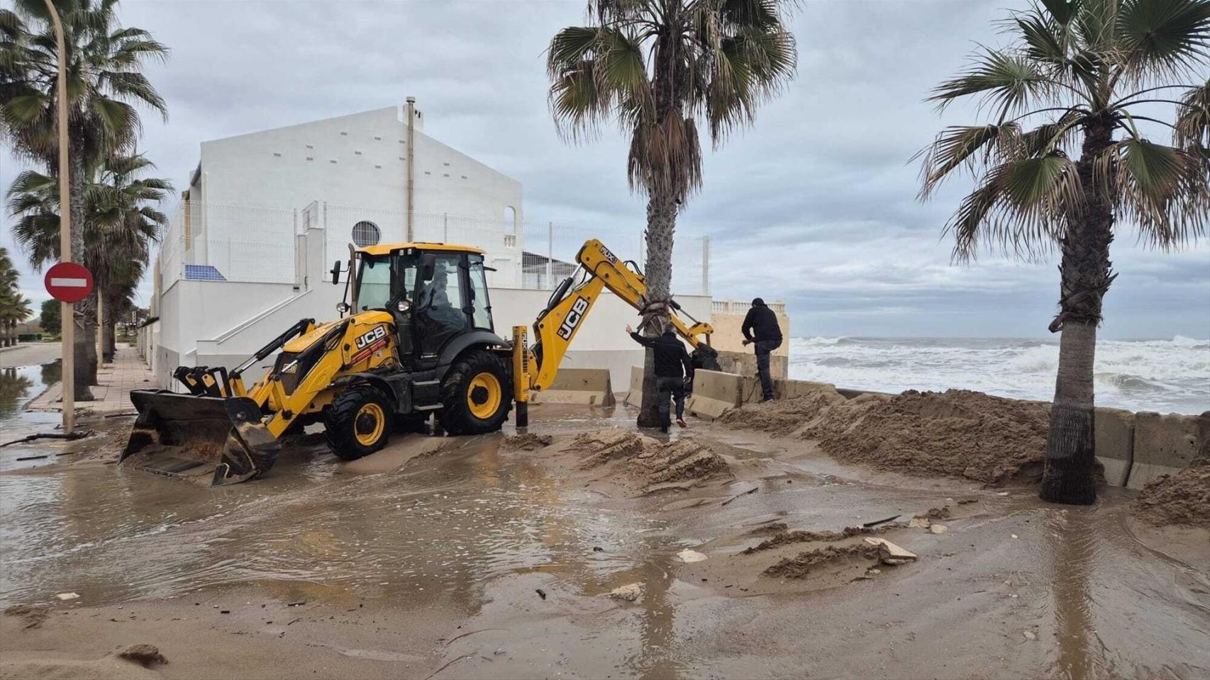 El estado de la playa de Tavernes de la Valldigna (Valencia).