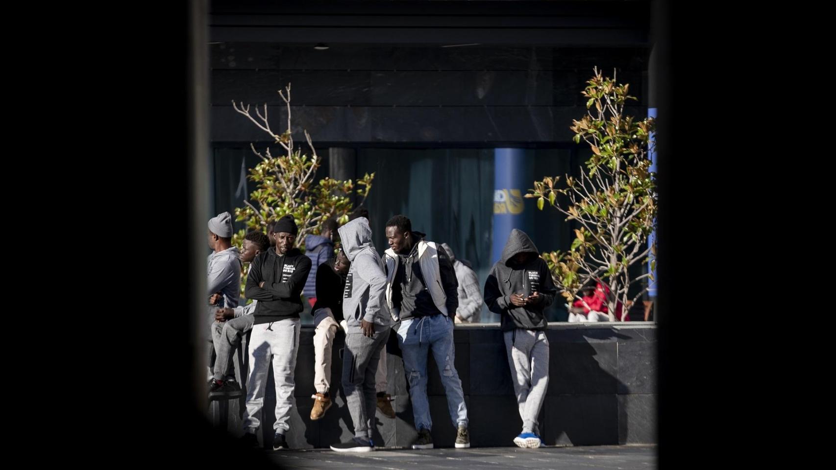 Migrantes procedentes de Canarias en el Centro de Recepción, Atención y Derivación (CREADE) de Pozuelo de Alarcón, a 30 de octubre de 2023.