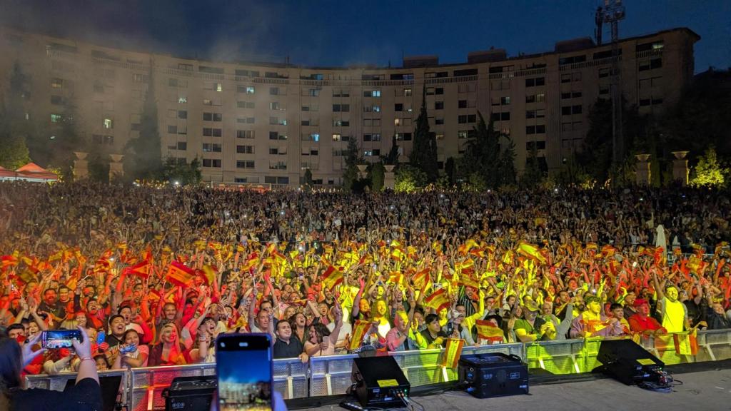 Las más de 4.500 personas en la fiesta del Euroclub del 2025 en Benidorm.