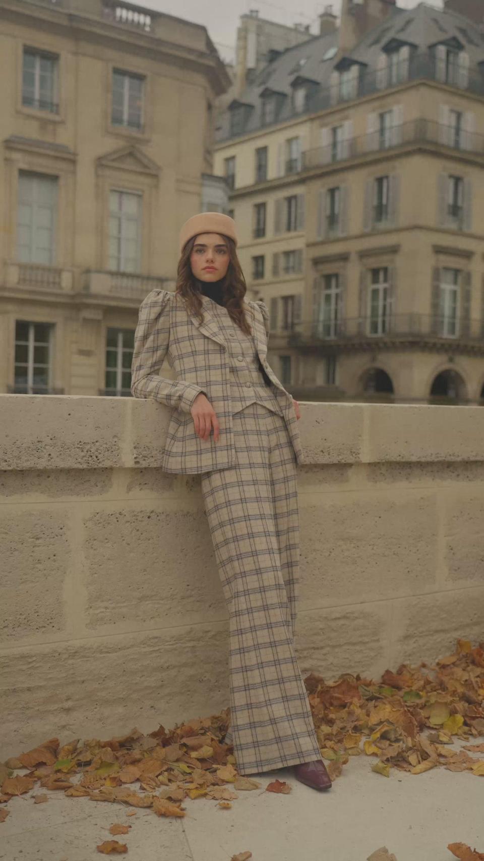 La modelo de Coosy con el 'total look' que ha conquistado a Daphne Cañizares.