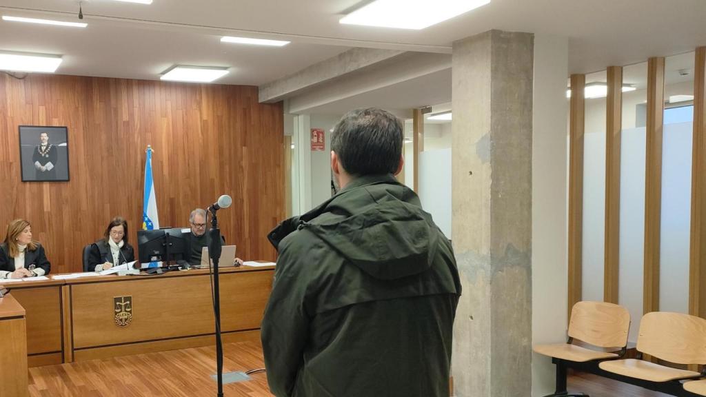 El exconcejal socialista de Baiona (Pontevedra), Óscar Martínez, condenado a 9 años de inhabilitación tras admitir un delito de prevaricación.