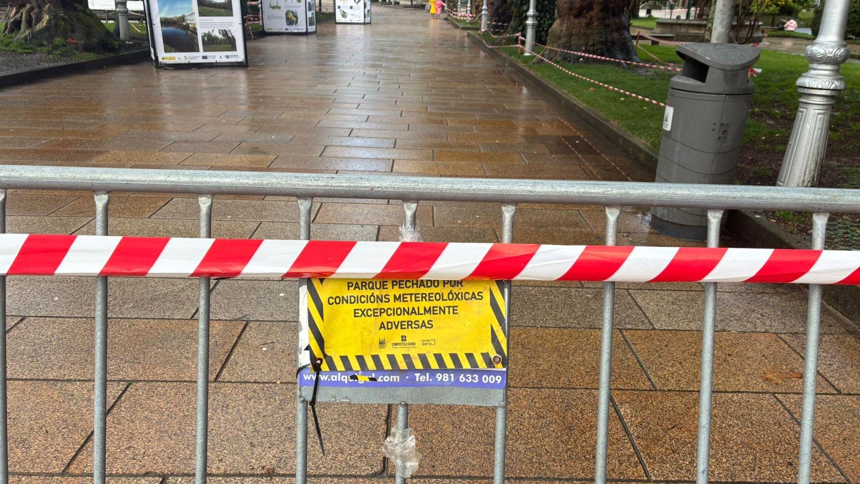 La alerta amarilla por vientos cierra parques en Santiago de Compostela