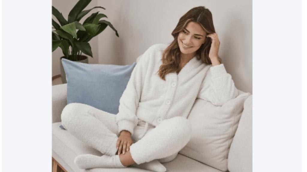 Conjunto homewear de felpa.