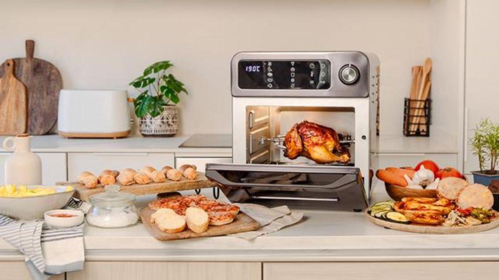 Así es el electrodoméstico 2 en 1 de Cecotec que cocina pizzas, pollo asado y patatas crujientes