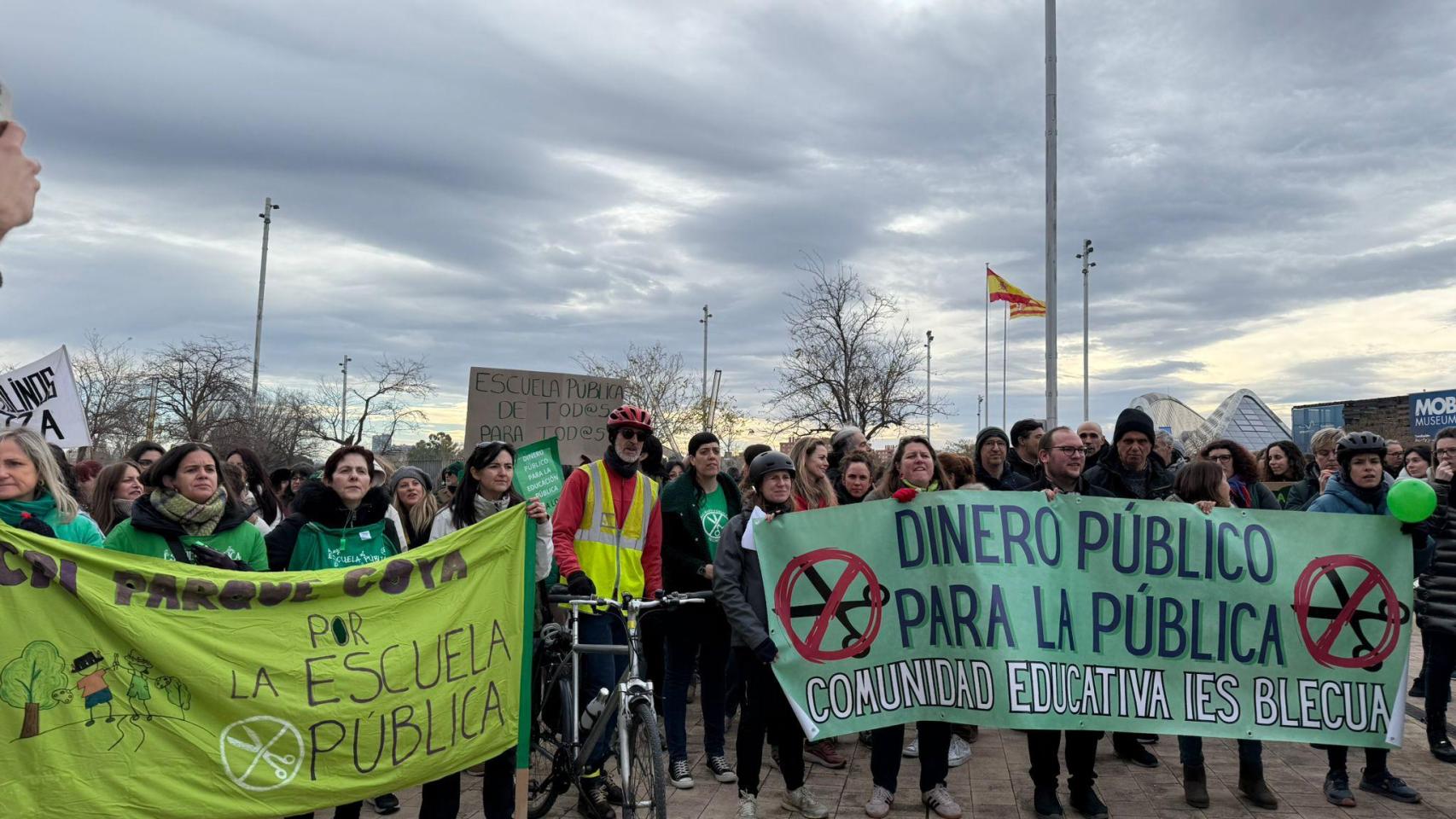 Concentración ante la Consejería de Educación.