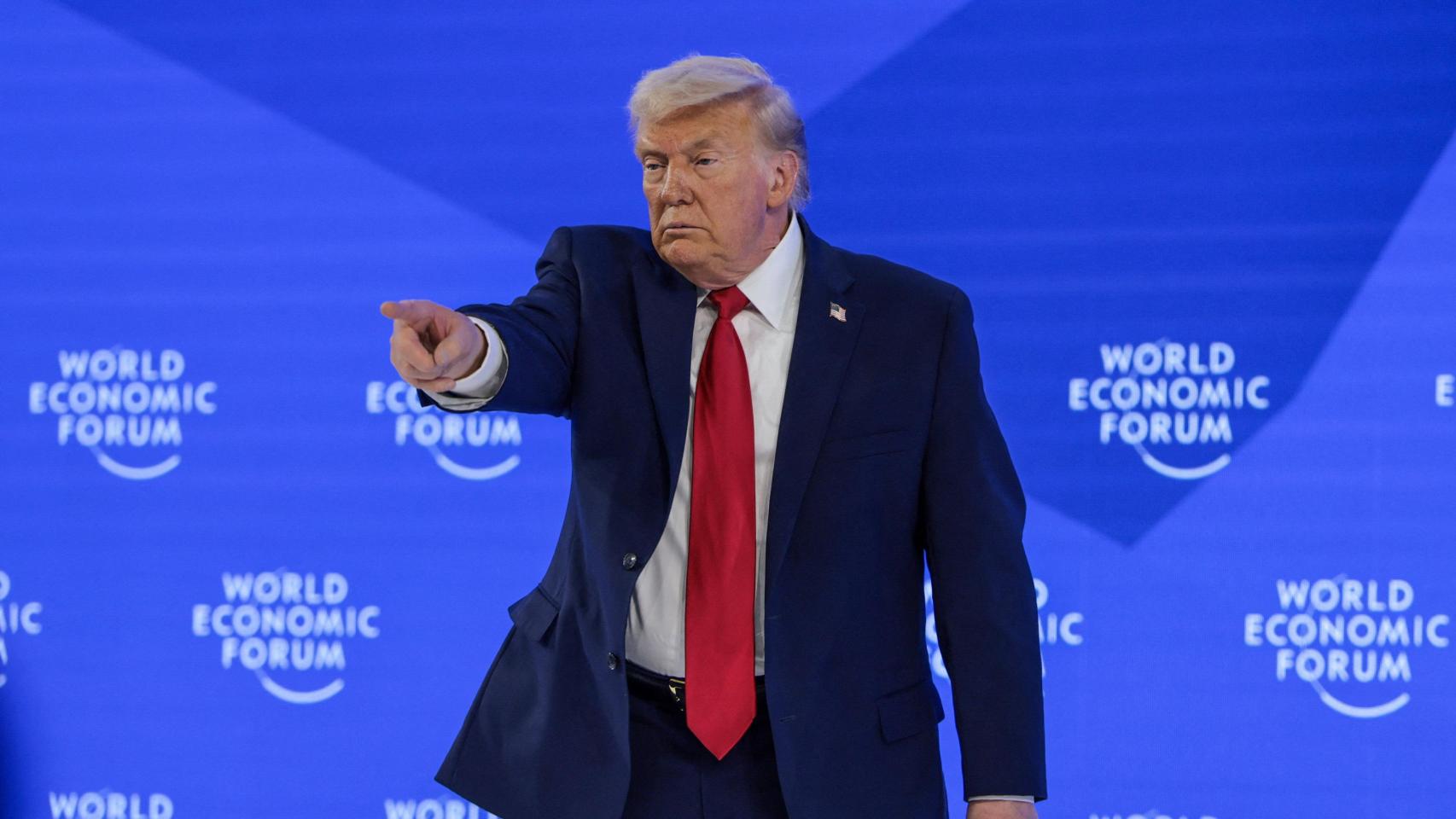 Donald Trump asiste a la 56.ª reunión anual del Foro Económico Mundial (FEM) en Davos.