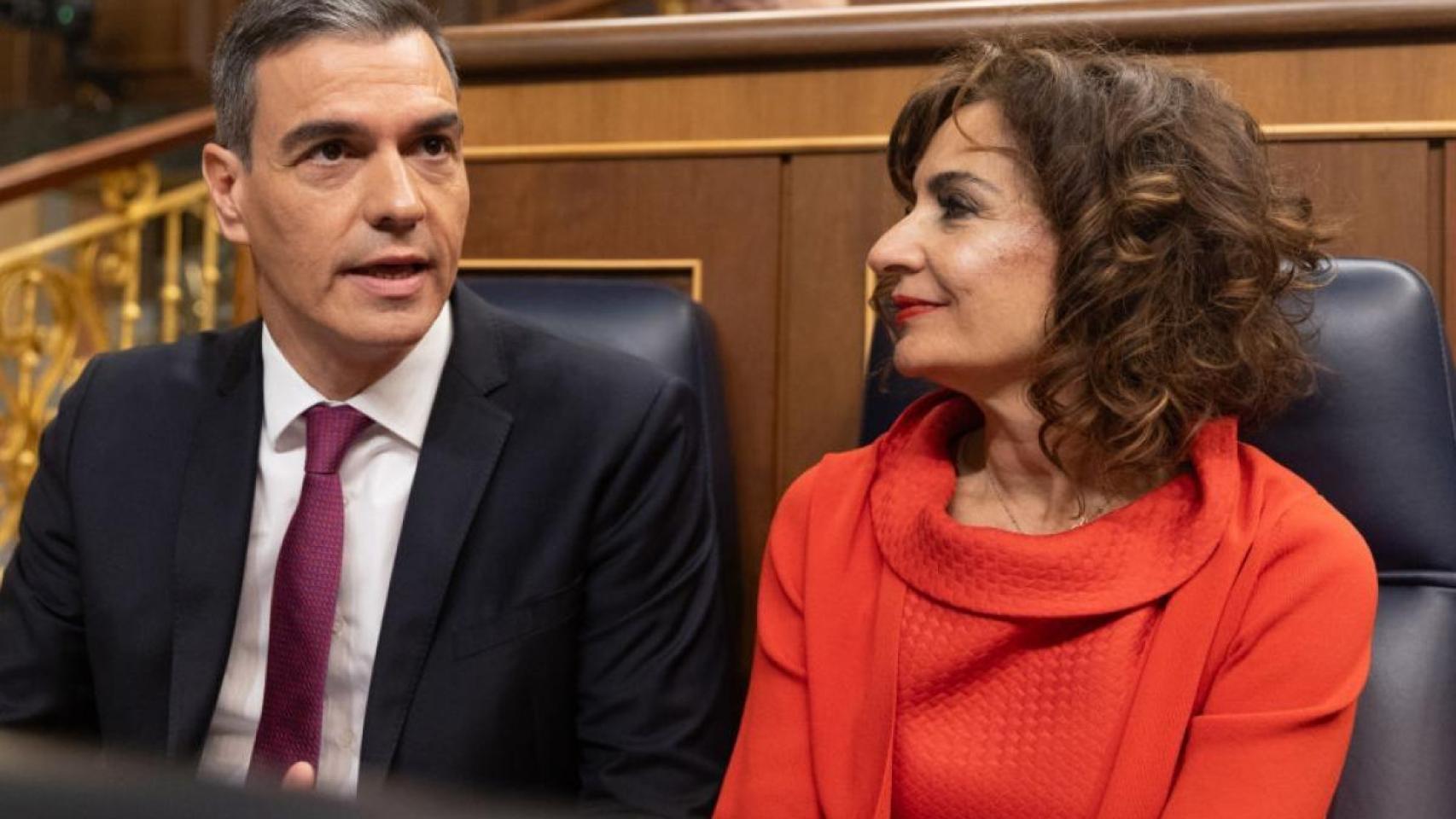 Pedro Sánchez y María Jesús Montero