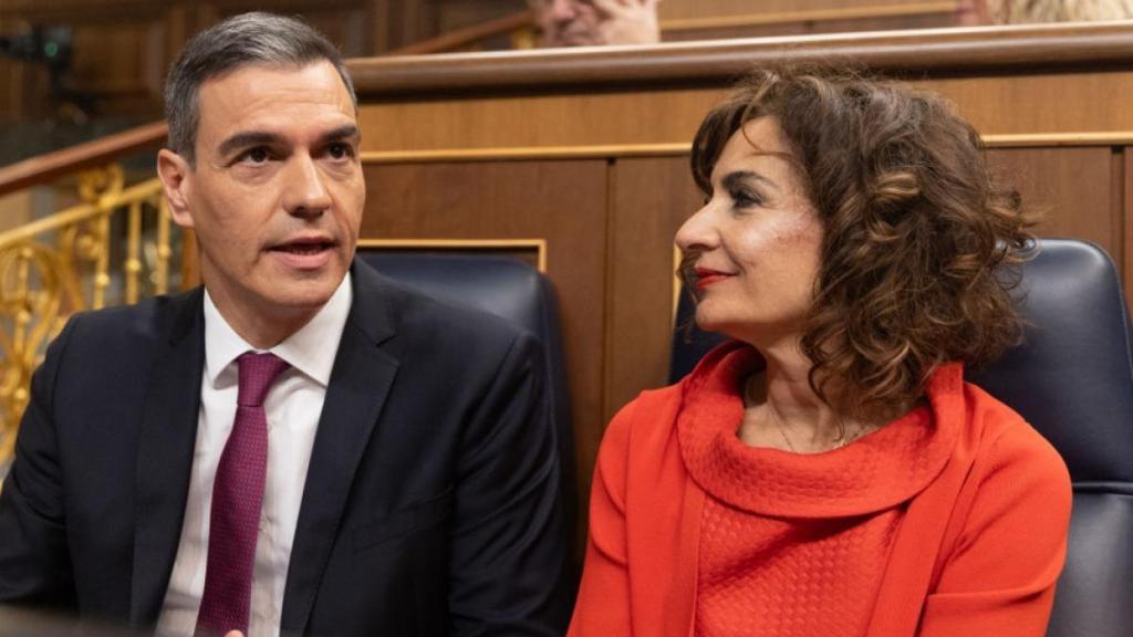 Pedro Sánchez y María Jesús Montero