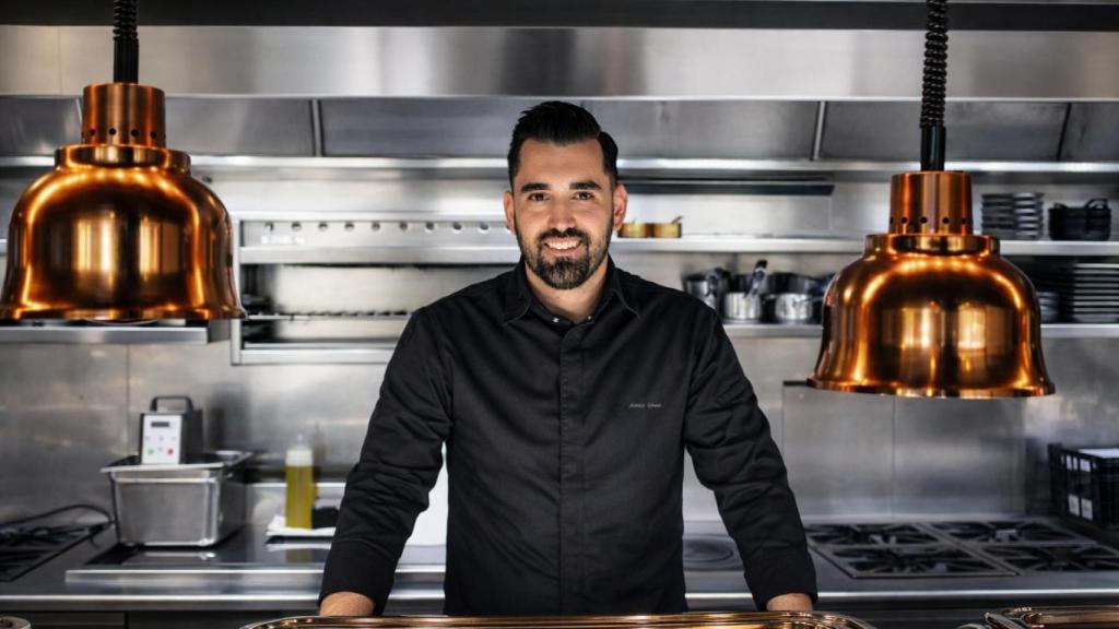 Jordi Grau, chef ejecutivo del Sport Hotel Hermitage & Spa, en cocina.