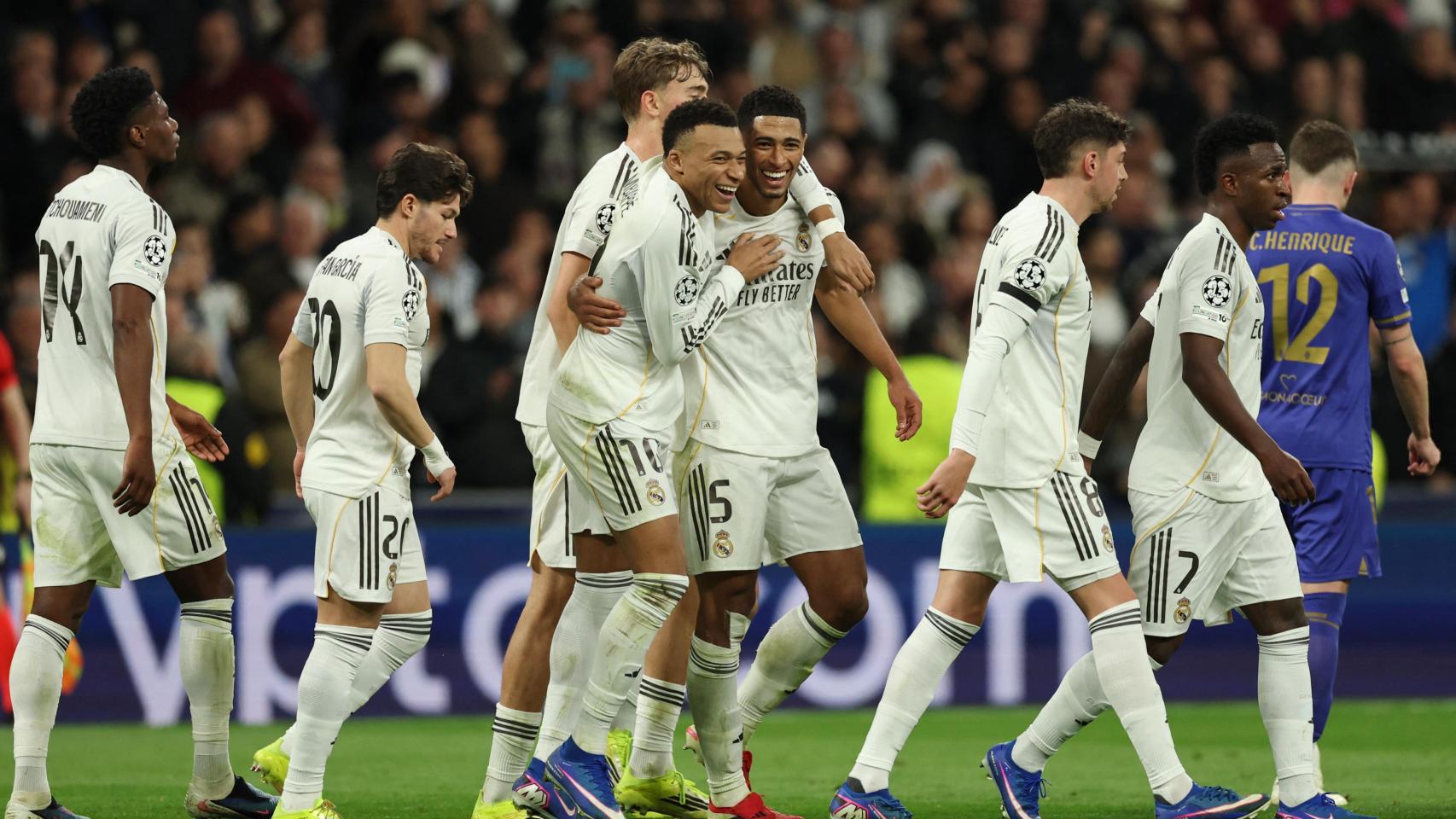 Los jugadores del Real Madrid celebran el gol de Bellingham en la victoria ante el Mónaco.