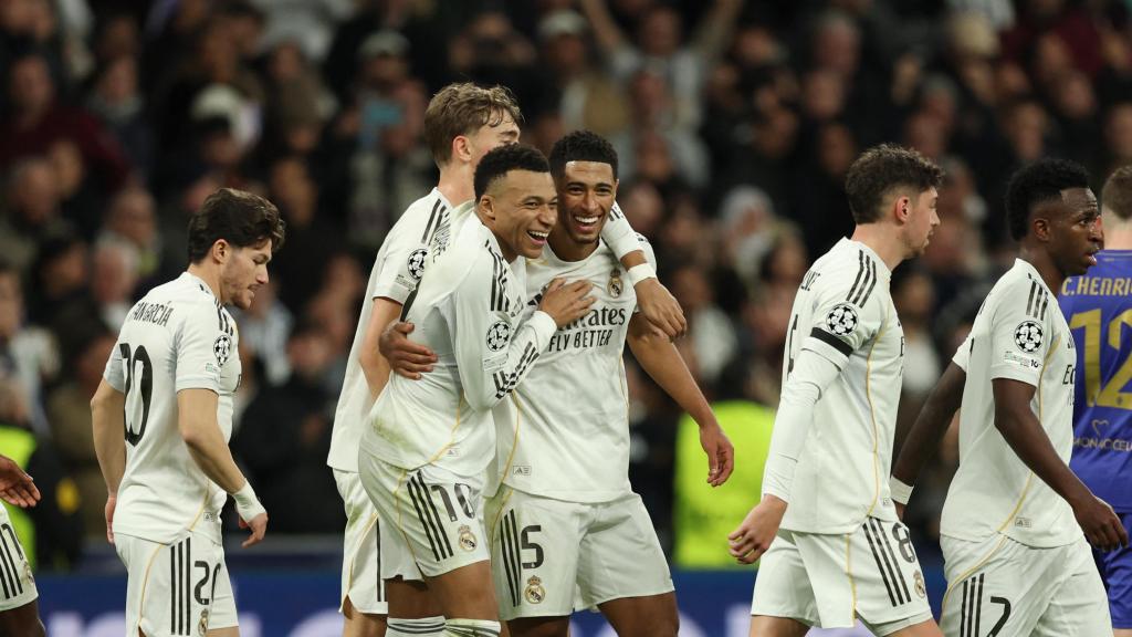Los jugadores del Real Madrid celebran el gol de Bellingham en la victoria ante el Mónaco.