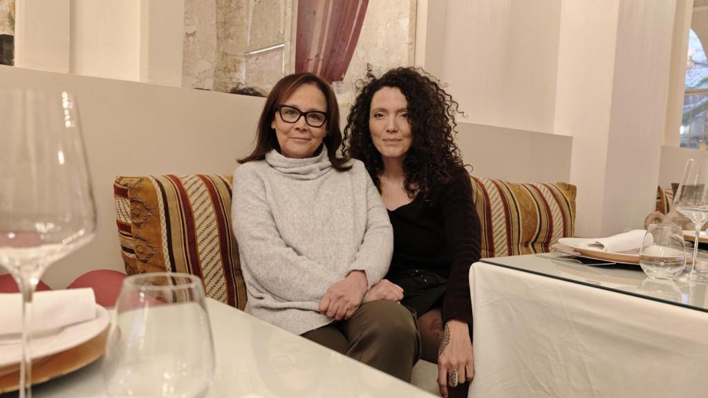 Maïté y su madre Fouzia, en su restaurante en Alicante.