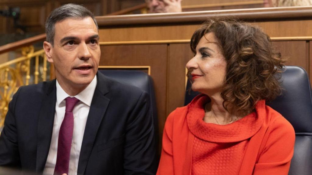 Pedro Sánchez y María Jesús Montero