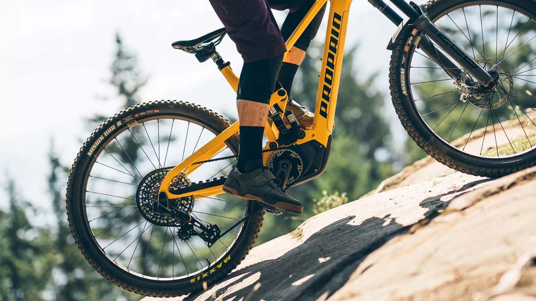 Una bicicleta con Eagle Powertrain