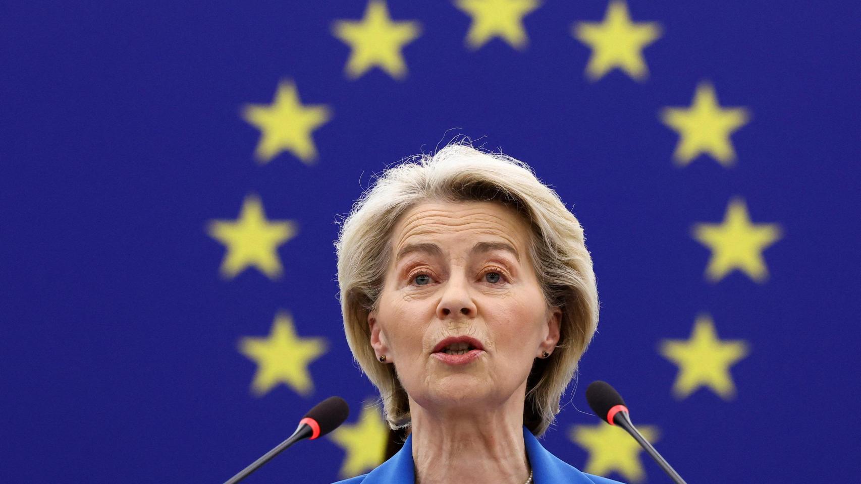La presidenta de la Comisión Europea, Ursula von der Leyen, se dirige al Parlamento Europeo en Estrasburgo.