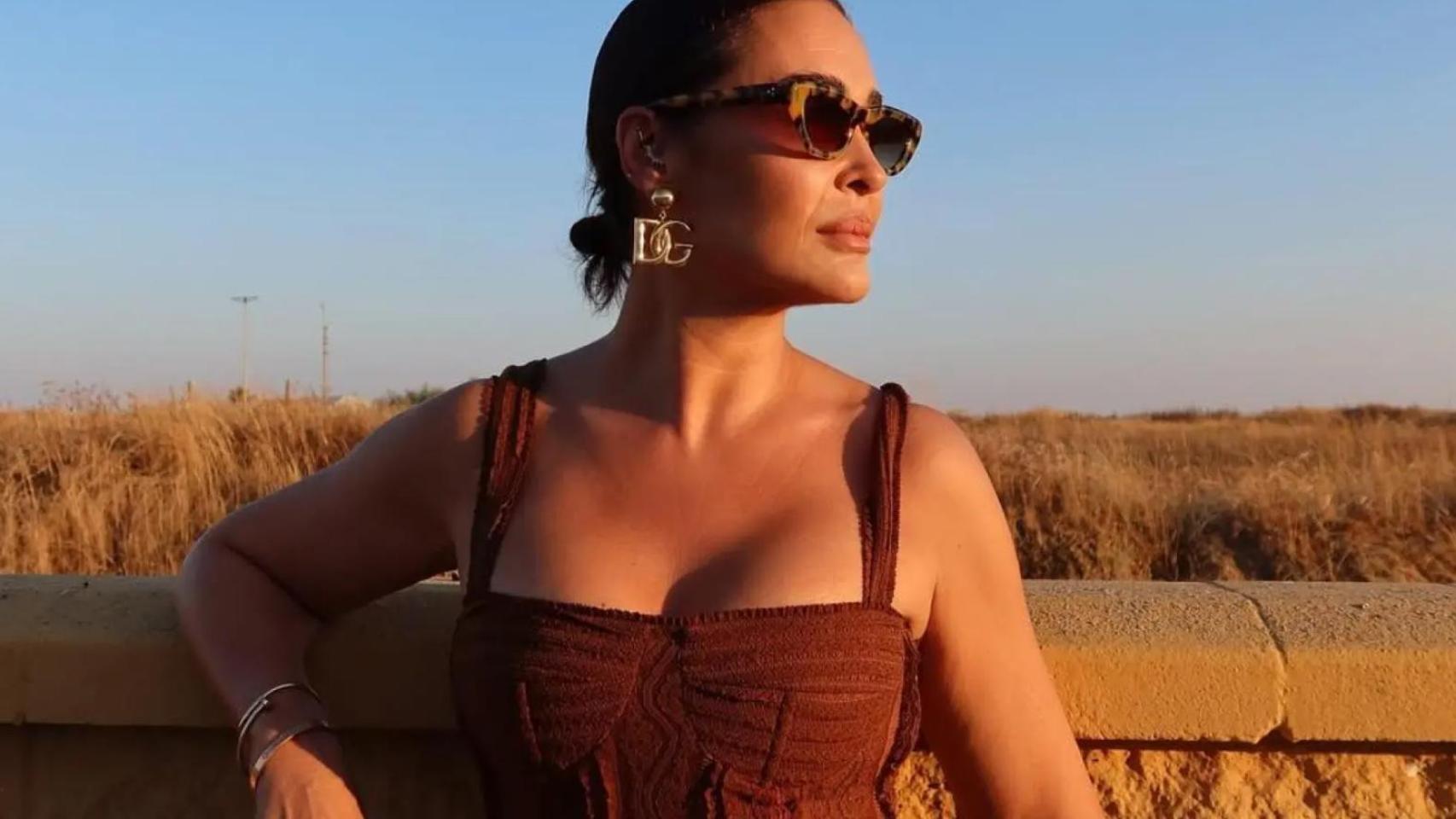 Vicky Martín Berrocal con diseño de Charo Ruiz.