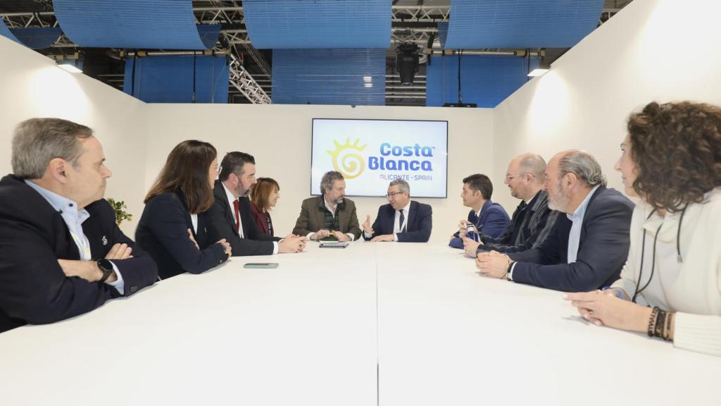 La reunión en Fitur 2026 del Patronato de Turismo Costa Blanca.