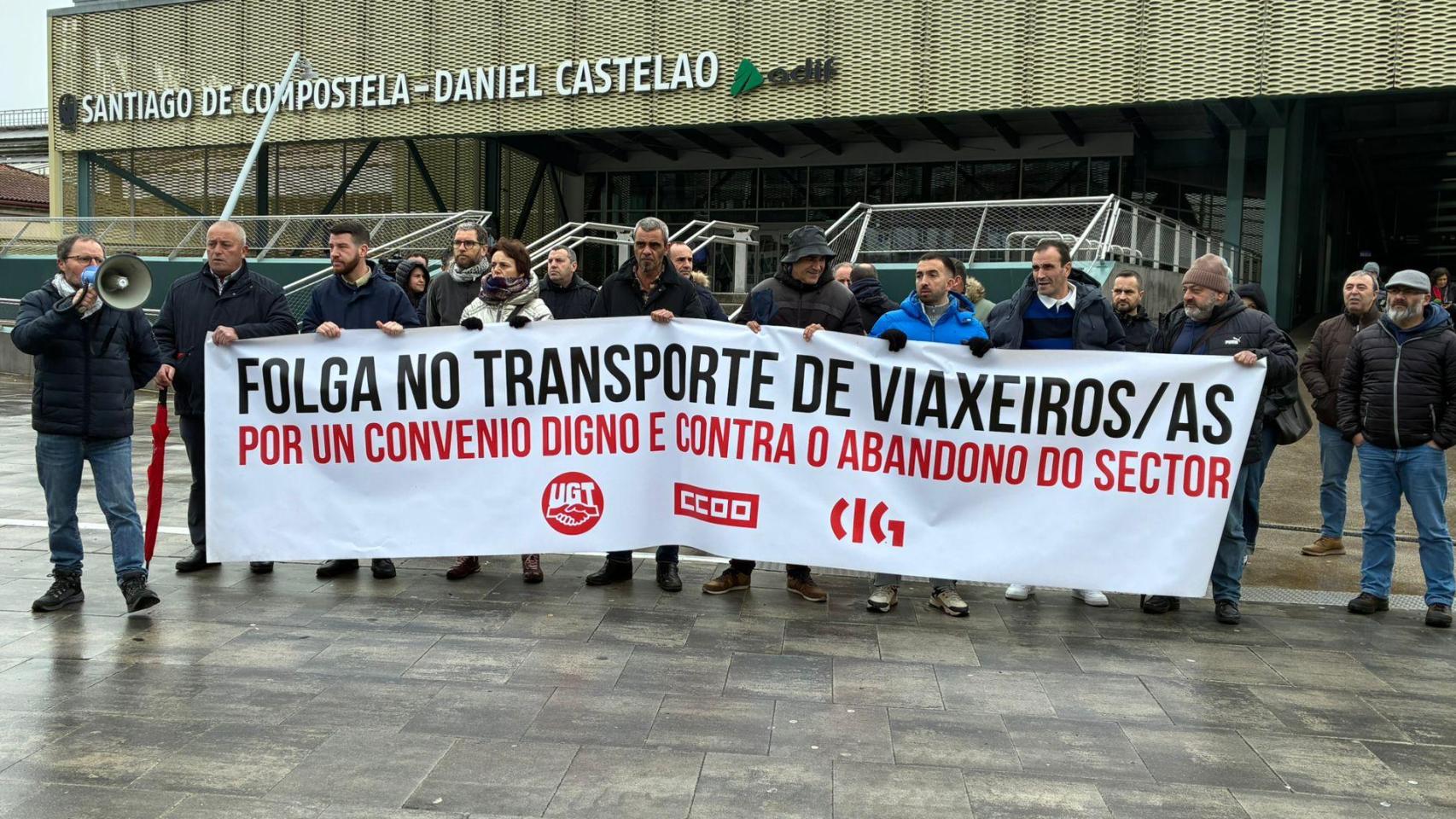 Manifestación del transporte de viajeros de la comarca de Santiago