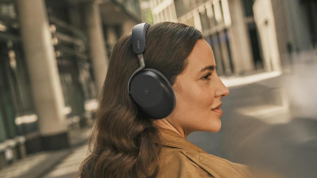 Jabra Evolve3 85.