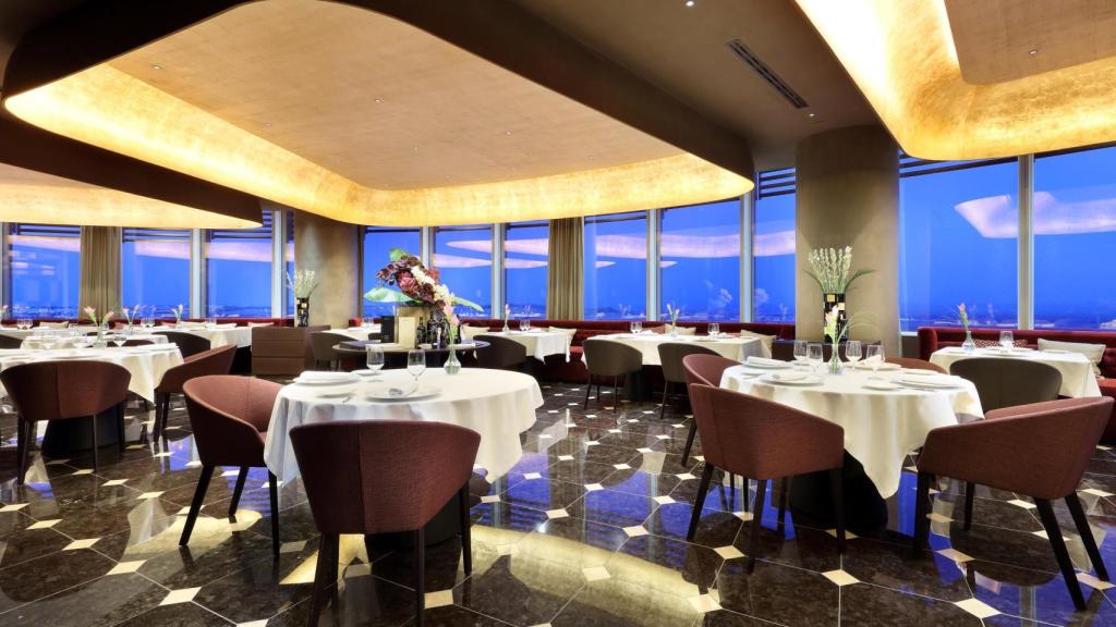 El Duende, ubicado en el Eurostars Torre Sevilla 5* ofrece una alta experiencia gastronómica.