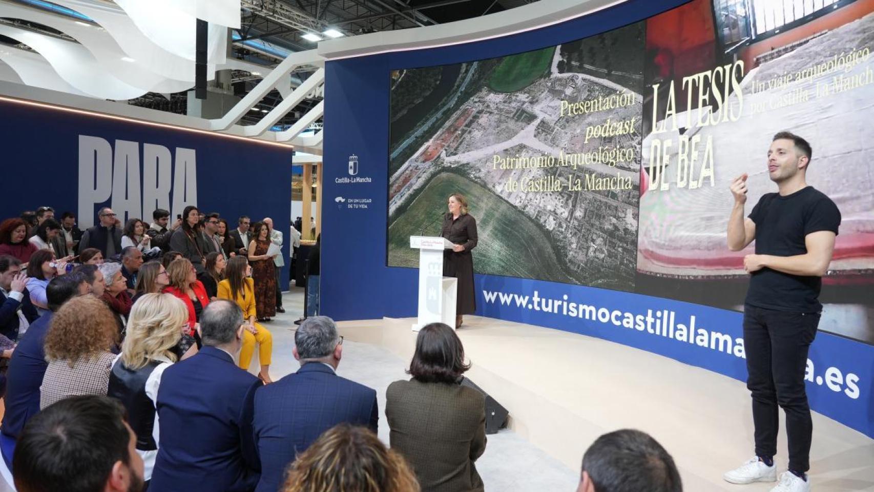 Presentación de 'La tesis de Bea' durante Fitur.