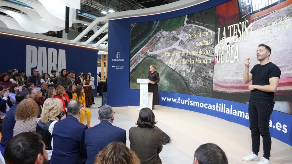 Presentación de 'La tesis de Bea' durante Fitur.