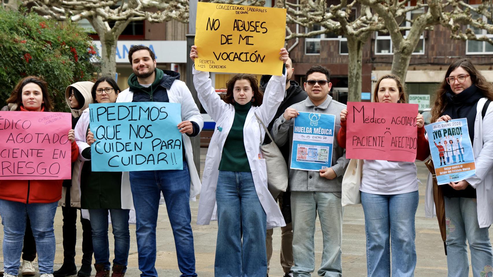 Un grupo de médicos en huelga en León, el pasado 15 de enero