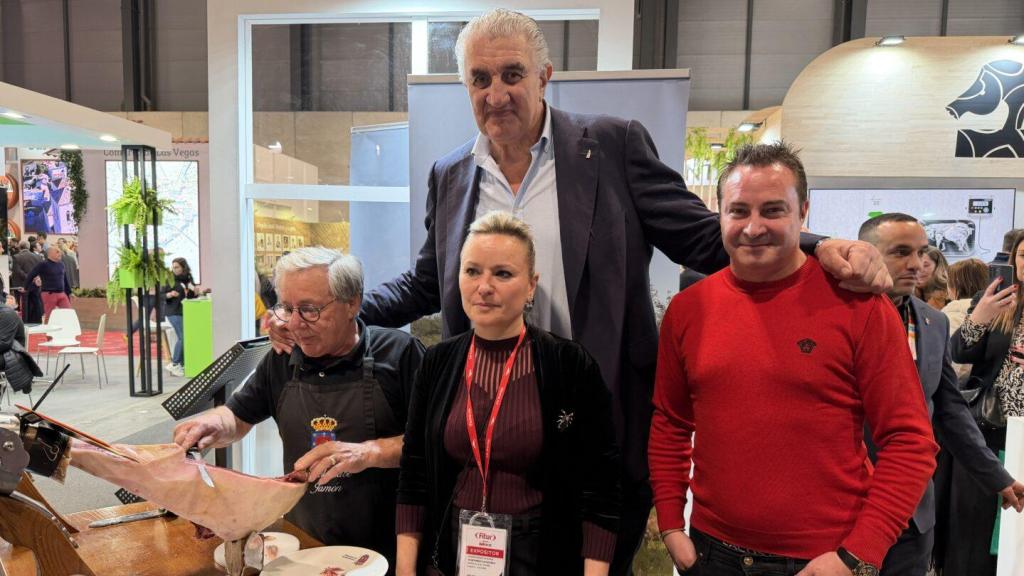 Fernando Romay en el stand de Guijuelo