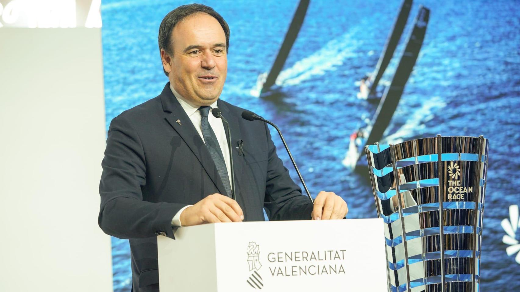 El presidente de la Generalitat, Juanfran Pérez Llorca, en la presentación de Alicante Puerto de Salida de la Ocean Race en 2027.