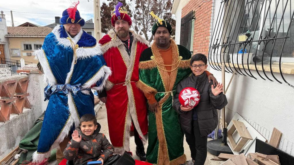 Entrega de la Fundación Madrina en varios pueblos de Ávila y Salamanca.