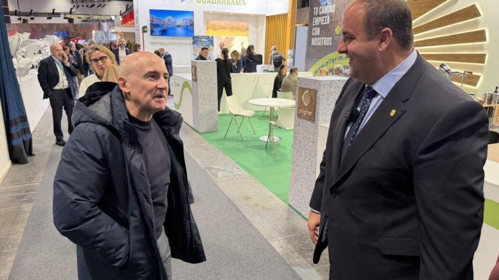 Julio Maldini; junto al alcalde de Guijuelo, Roberto Martín