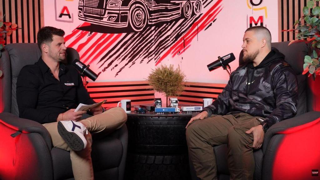 De derecha a izquierda: Mario Cozma y Jordi.