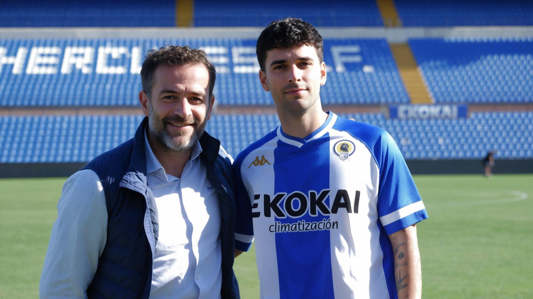 Paco Peña y Andy Escudero, este jueves en la presentación del jugador.