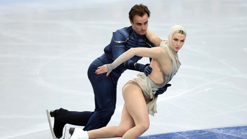 Olivia Smart y Tim Dieck, durante un ejercicio en el Europeo de Sheffield.